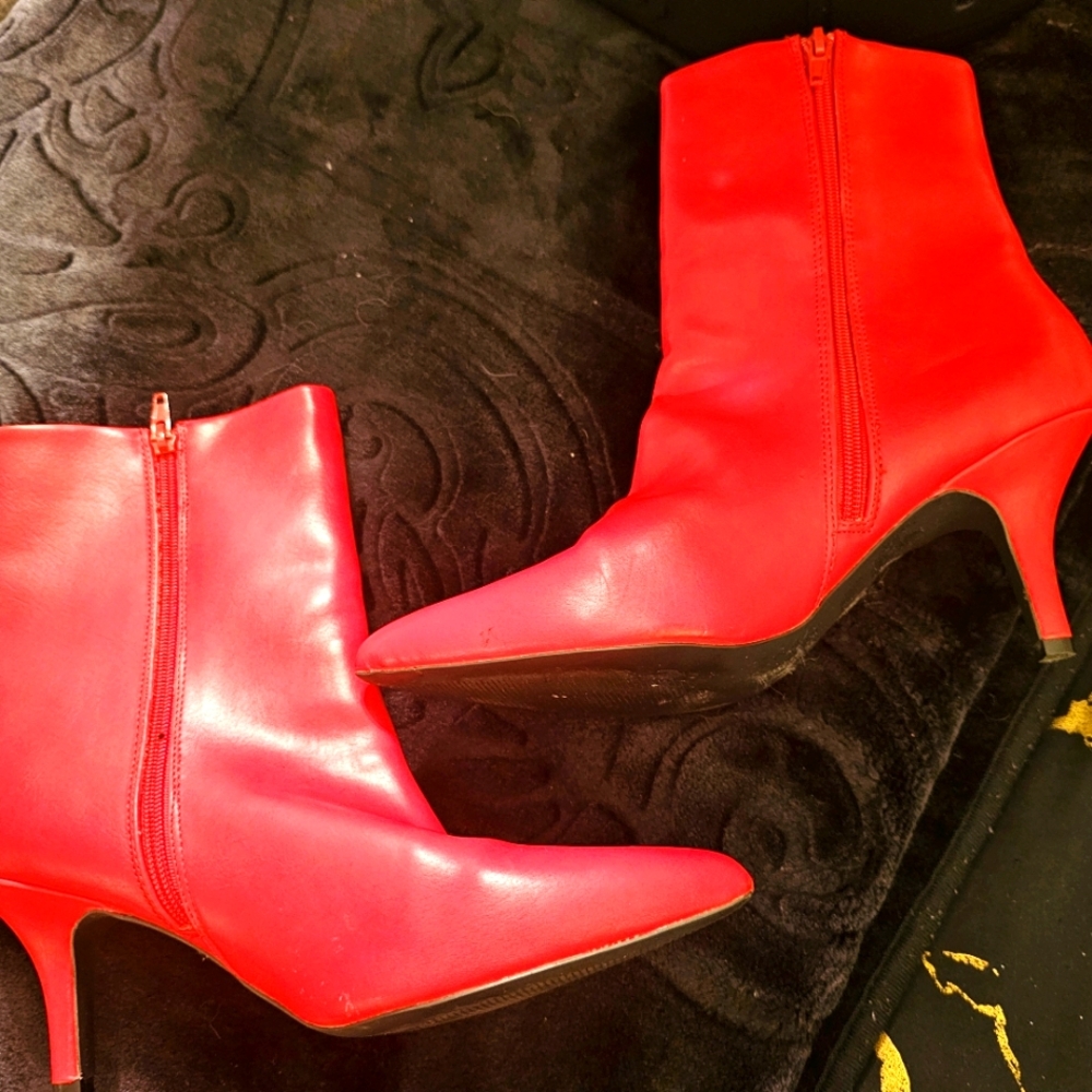 Red Heeled Boots with and Pointed Toe - Picture 2 of 4